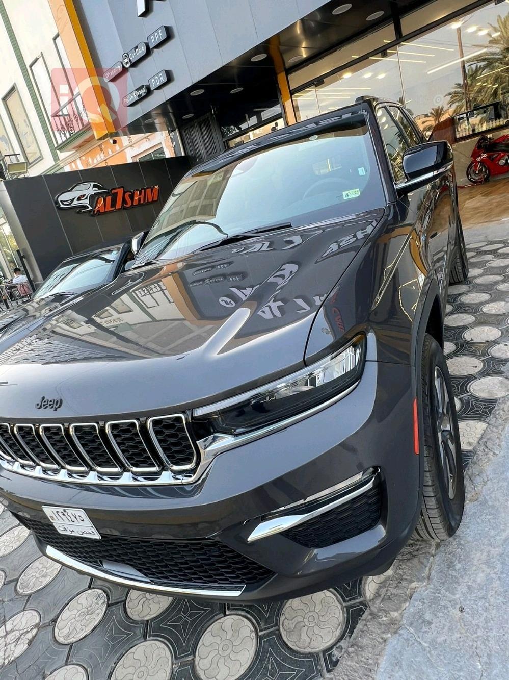 جیپ گراند شیرۆکی